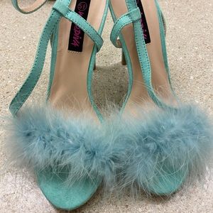 Turquoise Feather Heels - Size 5 1/2 NEVER WORN